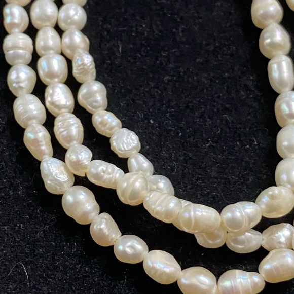 VTG 1950’s Genuine 18” 3 Strand Seed Pearls with 10K Clasp Necklace Final Price - Picture 5 of 12